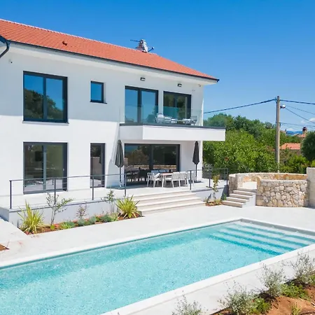 Вилла Lumiere *